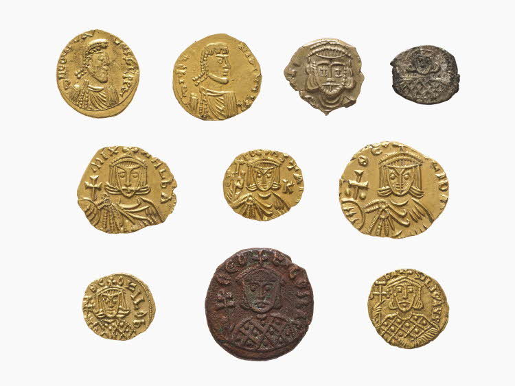 Gold coin, Michael II the Amorian.jpg