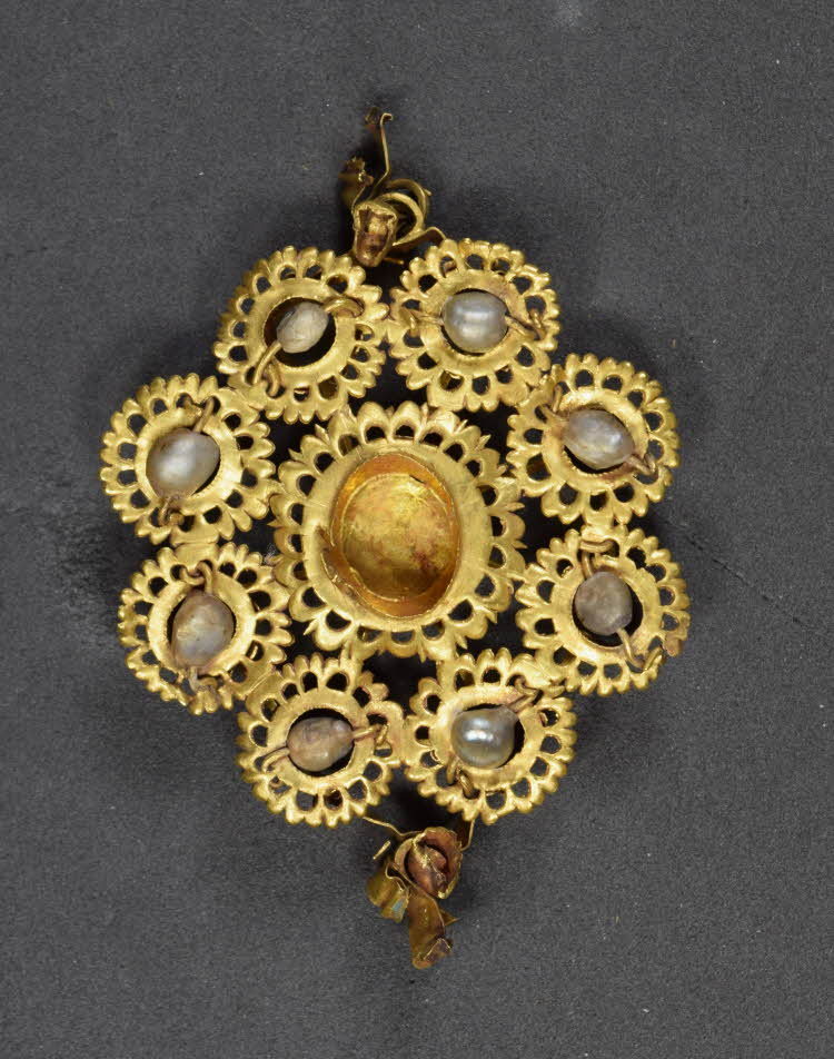 Gold Pendant; Early Byzantine.jpg