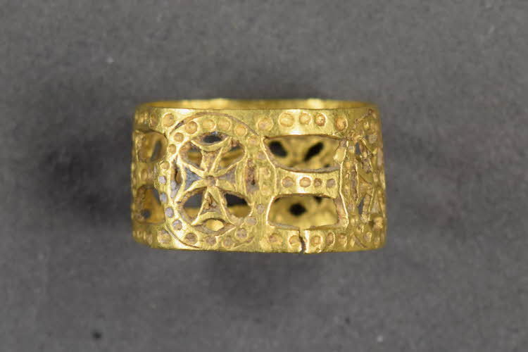 Gold Finger Ring; Early Byzantine.jpg