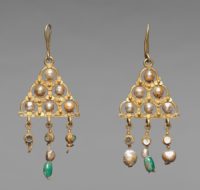 Earrings, Early Byzantine.jpg