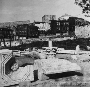 Hagia Sophia in 1939, Remains in the garden