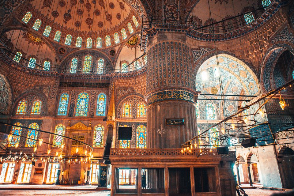 Magnificent Mosques of Istanbul: A Comprehensive Walking Tour Experience