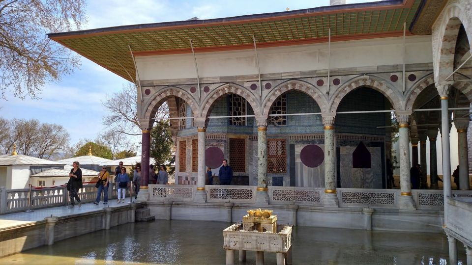 Tour of Topkapi Palace, Hagia Sophia, and Basilica Cistern
