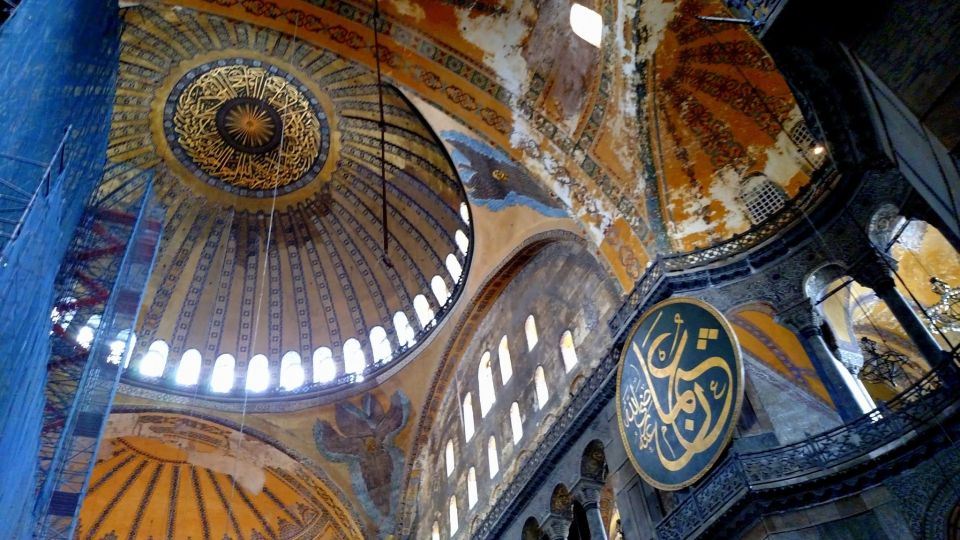 Tour of Topkapi Palace, Hagia Sophia, and Basilica Cistern